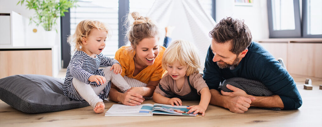 famille dans une maison