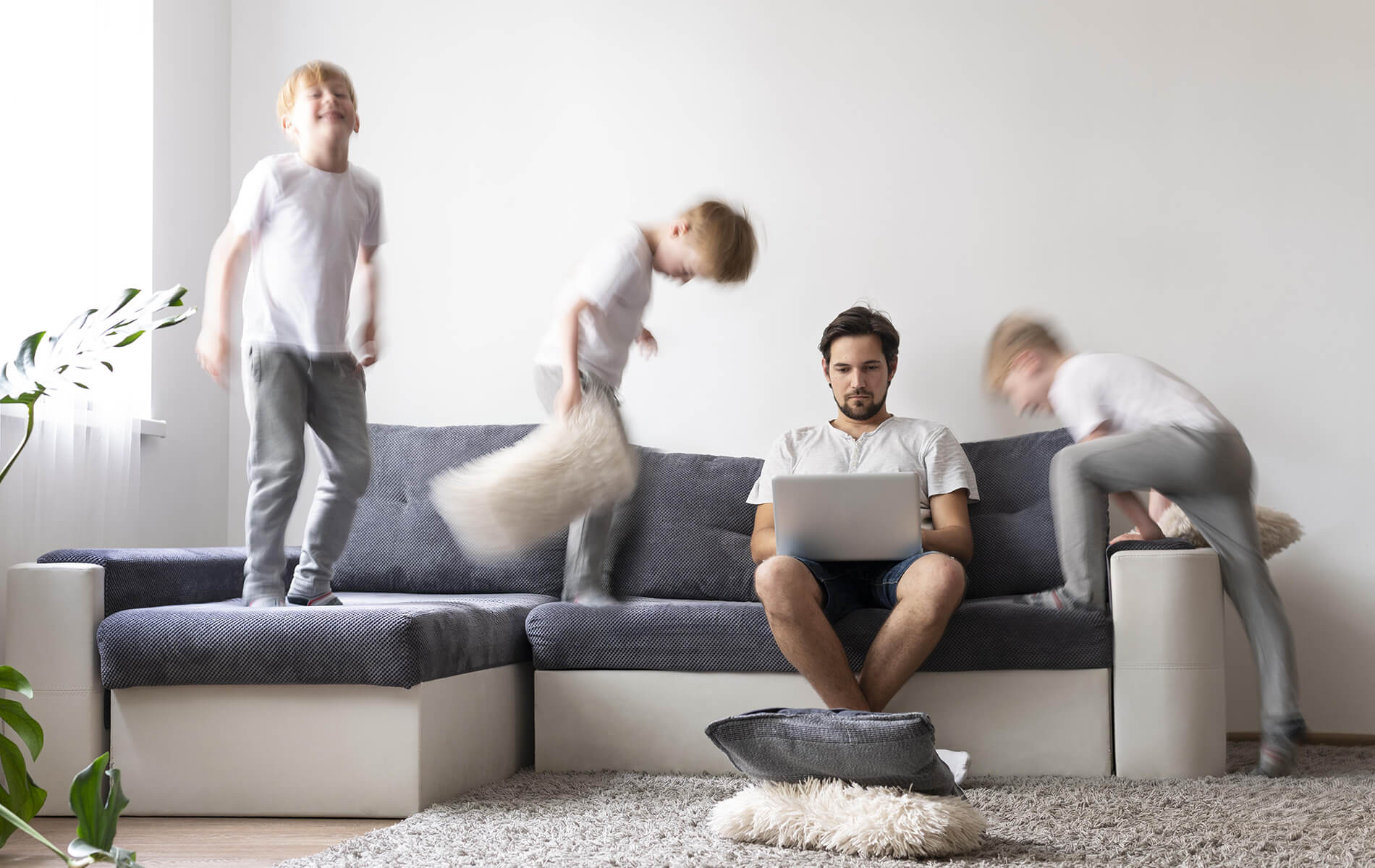 famille dans la maison