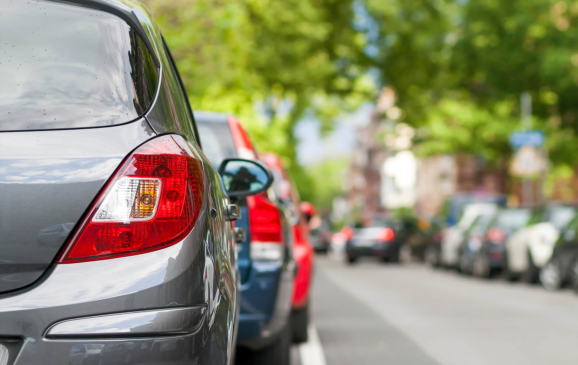 voiture garee dans la rue