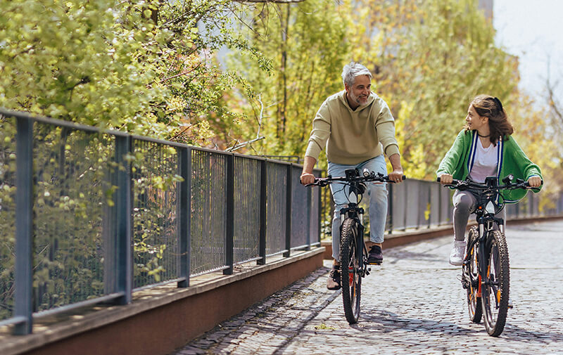 personnes en velo